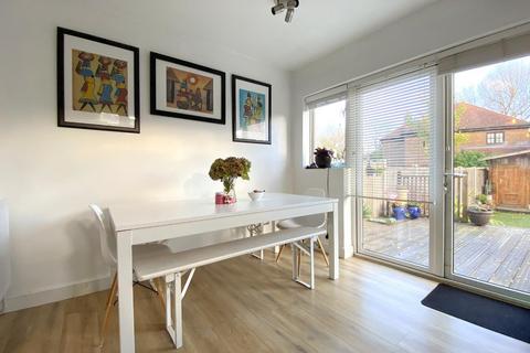 2 Caverleigh Way, Worcester Park, KT4 8DG