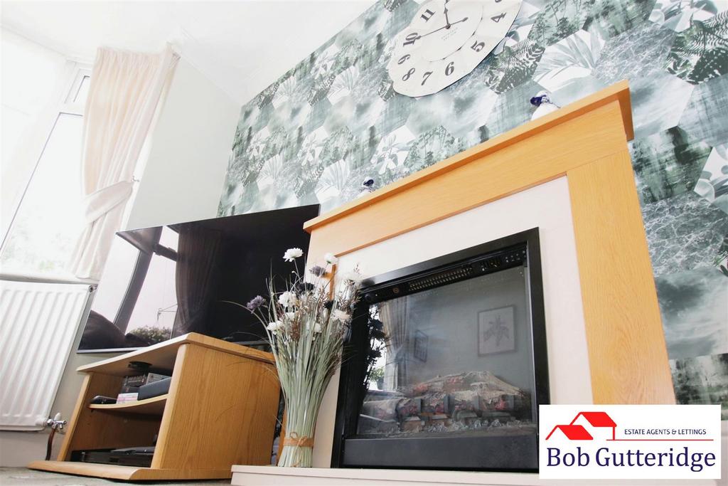 Oaklands Avenue, Wolstanton, Newcastle 3 bed detached house for sale