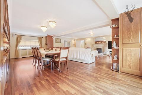 6 bedroom detached house for sale, High Road, Chigwell IG7