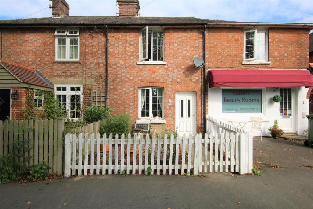 St. Leonards Road, Horsham 2 bed house to rent £1,325 pcm (£306 pw)