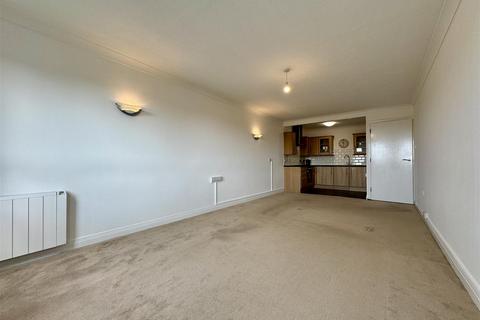 1 bedroom property to rent, Terminus Road, Bexhill-On-Sea TN39