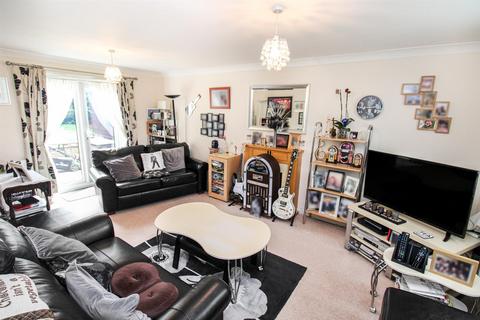 3 bedroom link detached house for sale, Penrhyn Close, Corby NN18