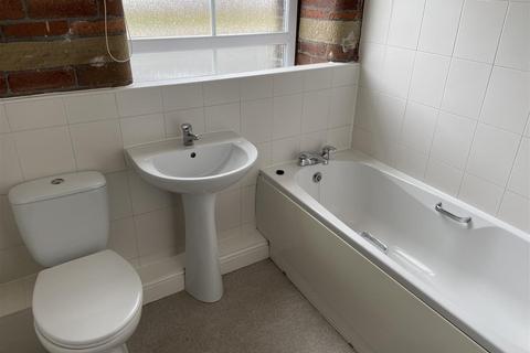 2 bedroom flat to rent, Waterfield Mill, Cleckheaton BD19