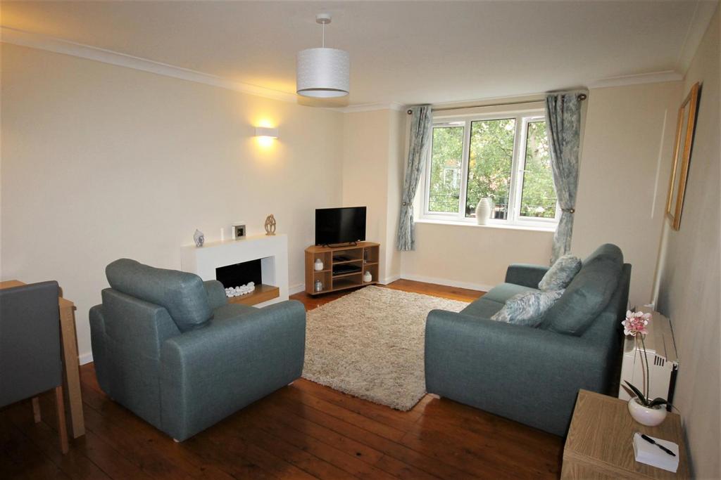 Lounge 3