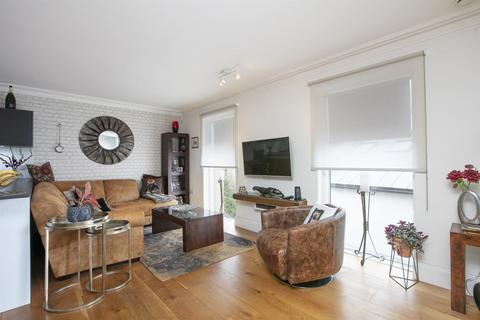 68b Grove Lane, London, SE5 8ST