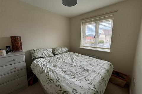 3 bedroom end of terrace house for sale, Milbourne Way, Chippenham SN15