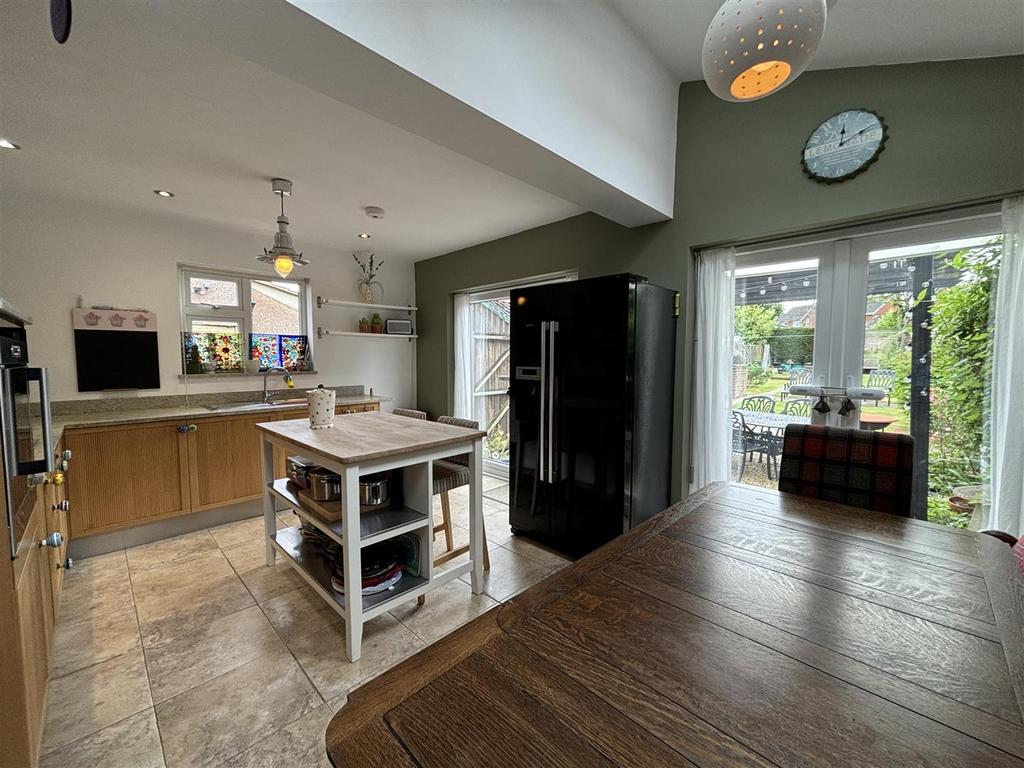 Kitchen/Dining Room