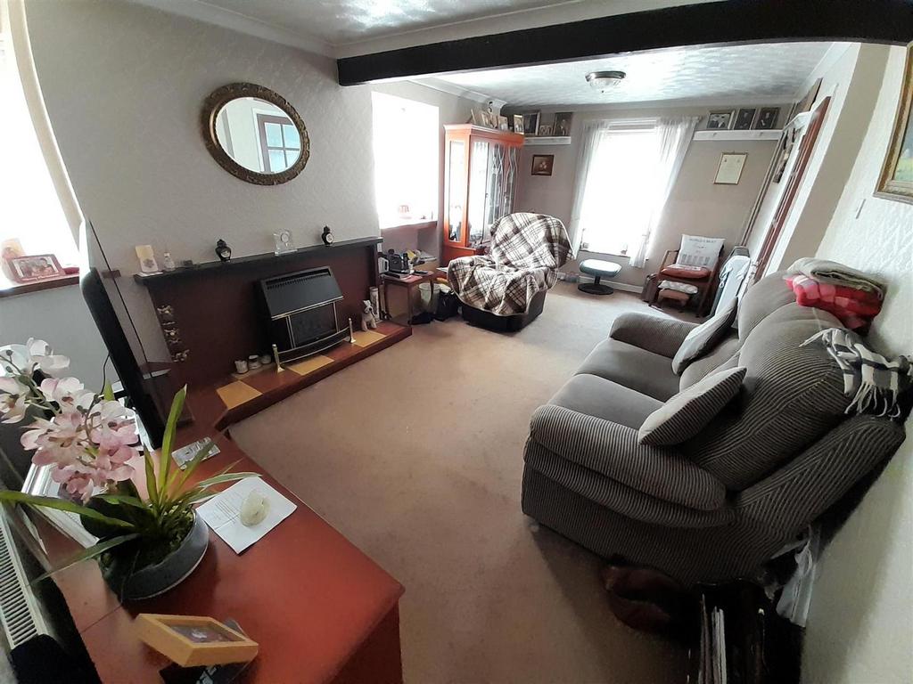 Swansea Road, Llanelli 2 bed end of terrace house for sale £105,000