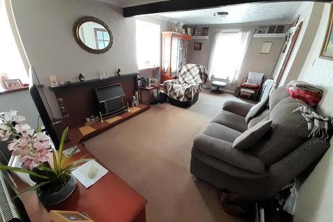 2 bedroom end of terrace house for sale, Swansea Road, Llanelli