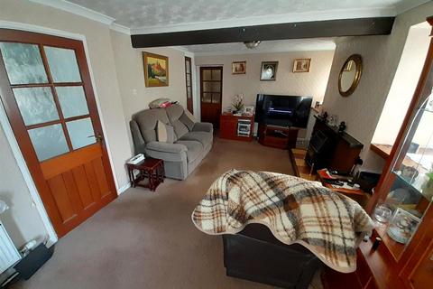 2 bedroom end of terrace house for sale, Swansea Road, Llanelli