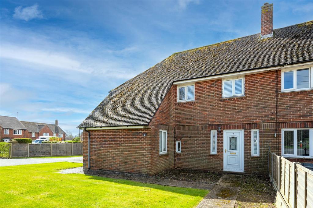 Oakfield Road, Cowfold 3 bed end of terrace house to rent £1,650 pcm
