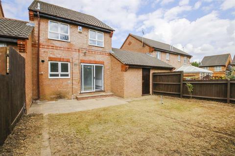 3 bedroom detached house to rent, Ravenscar Court, Emerson Valley