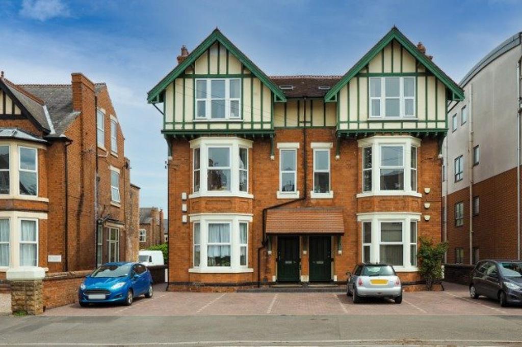  Musters Road, West Bridgford NG2 1 bed flat £825 pcm (£190 pw)