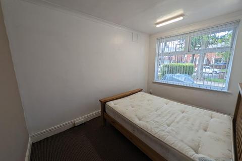 2 bedroom flat to rent, Verne Road, North Shields