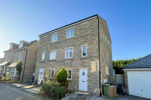 4 bedroom semi-detached house to rent, Highfield Chase, Dewsbury