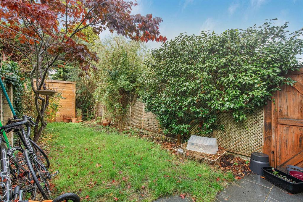 James anderson-50 stanley road-sw14  1 .JPG