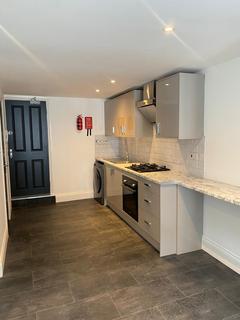 Apartment to rent, York Road, Ilford, IG1