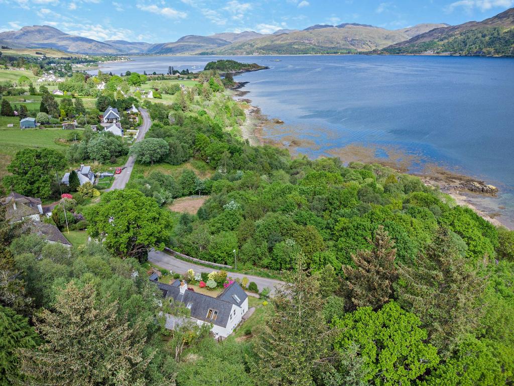 Lochcarron, Strathcarron, RossShire 4 bed detached house for sale £335,000