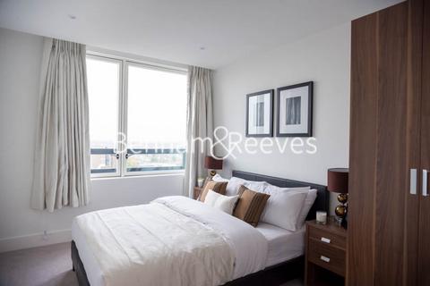 2 bedroom apartment to rent, London Square, Putney SW15