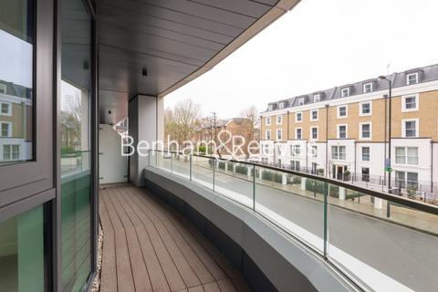 2 bedroom apartment to rent, Sovereign Court, Hammersmith W6
