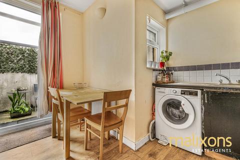 1 bedroom flat for sale, London SW16