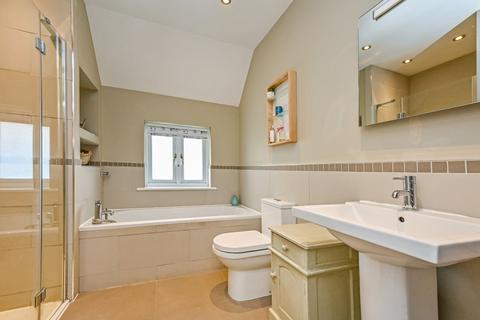 60 Headley Road, Liphook, GU30 7NP