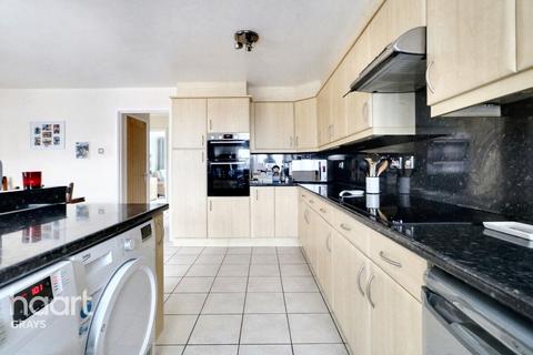 103 Brampton Close, Corringham, Stanford-le-hope, SS17 7NR