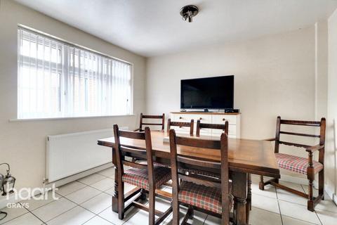 103 Brampton Close, Corringham, Stanford-le-hope, SS17 7NR