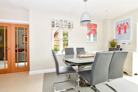 Acorn House Dads Hill, Cross In Hand, Heathfield, TN21 0SY