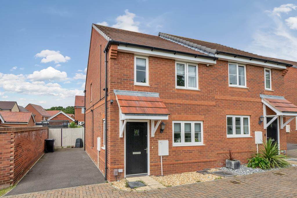 Merrygrove Way, Nursling SO16 2 bed semidetached house for sale £128,000