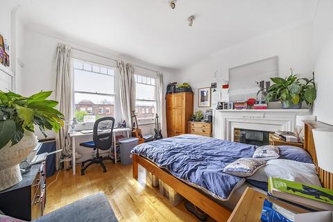2 bedroom flat to rent, Goldhurst Terrace London NW6