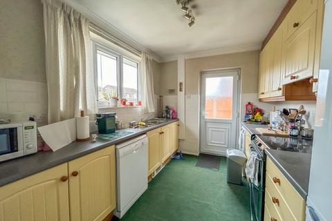 2 bedroom bungalow for sale, Whitfield Road, Scunthorpe, North Lincolnshire, DN17