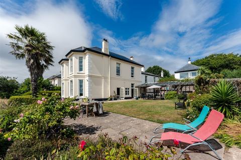 5 bedroom villa to rent, Second Drive, Teignmouth, Devon, TQ14