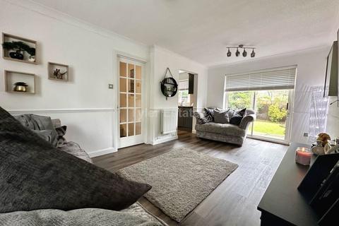 2 bedroom semi-detached house for sale, The Pines, Basildon SS15