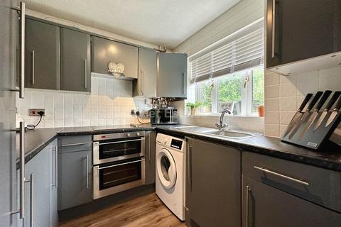 2 bedroom semi-detached house for sale, The Pines, Basildon SS15