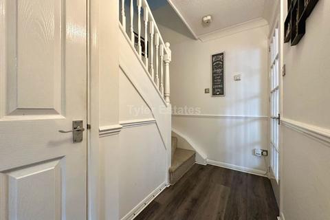 2 bedroom semi-detached house for sale, The Pines, Basildon SS15