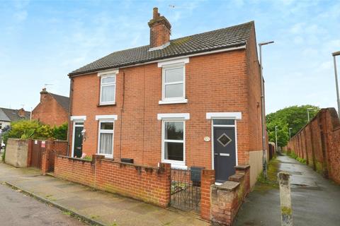 3 bedroom end of terrace house for sale, Lisle Road, Colchester, Essex, CO2