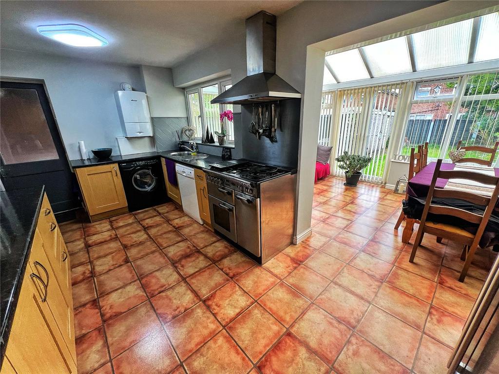 Kitchen/Conservatory