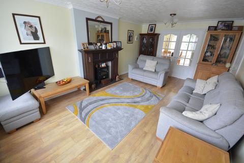 4 bedroom detached house for sale, Lytchett Drive, Broadstone BH18