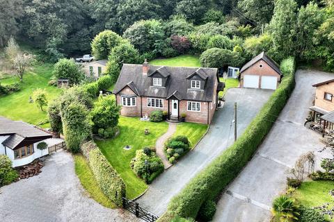 4 bedroom detached house for sale, Knowl Wall, Beech, ST4