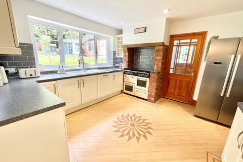 4 bedroom detached house for sale, Knowl Wall, Beech, ST4