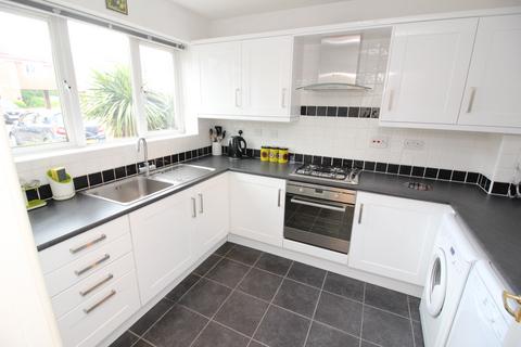 3 bedroom terraced house for sale, Mendip Close, Worcester Park KT4