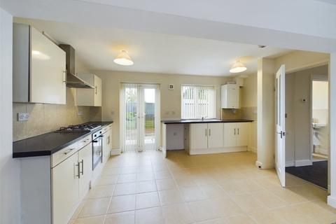 3 bedroom semi-detached house for sale, Gorse Hill Road, Worcester, Worcestershire, WR4