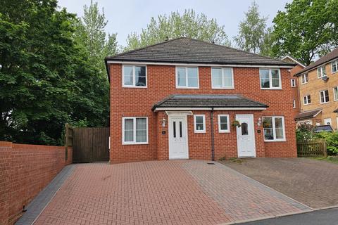3 bedroom semi-detached house to rent, 1 St Peters Close, DY10