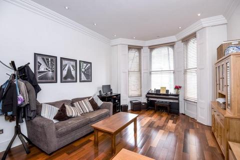 2 bedroom flat to rent, Campden Hill Gardens, Kensington, London, W8