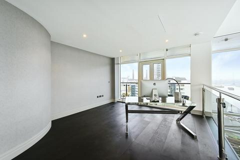 4 bedroom flat to rent, Waterside Tower, Townmead Road, London, SW6