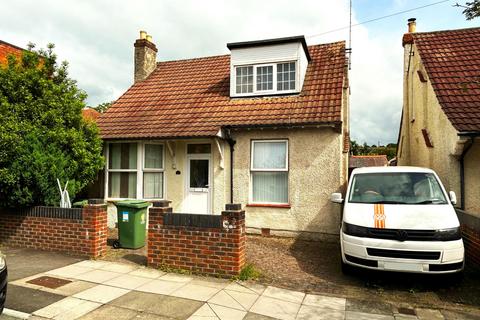 4 bedroom detached bungalow for sale, Cosham Park Ave, Portsmouth PO6