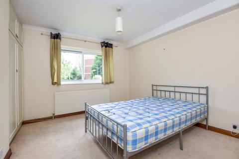 3 bedroom flat to rent, Belvedere Drive London SW19