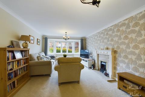 5 bedroom detached house to rent, Moorhen Way, Buckingham, Buckinghamshire, MK18