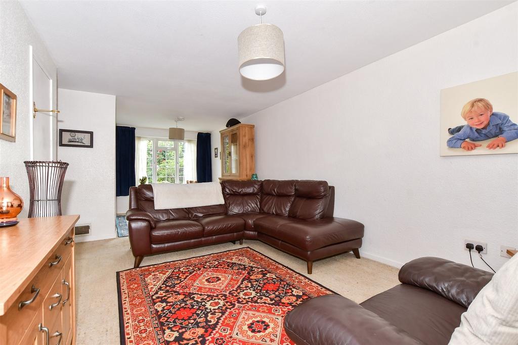 Harvest Ridge, Leybourne, Kent 3 bed semidetached house for sale £
